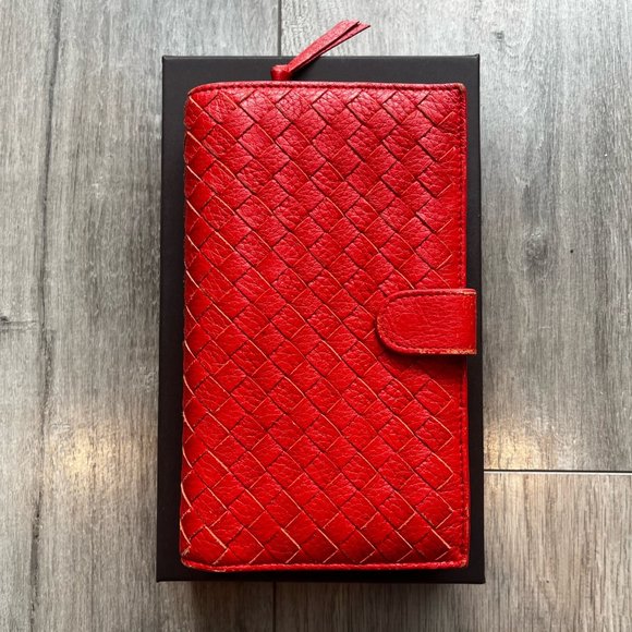 Bottega Veneta Women Leather Wallet - Picture 11 of 12